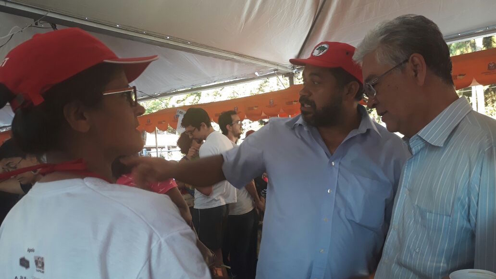 Presidente do Instituto Lula visita Feira Nacional da Reforma Agrária