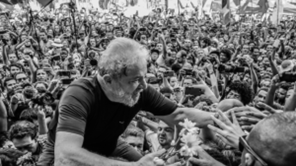 Preso político, Lula segue com os bens bloqueados