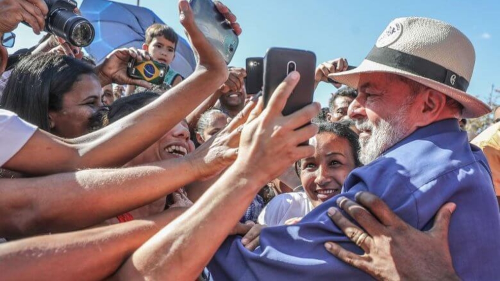Terceiro dia de Lula por MG é marcado por paradas em cidades