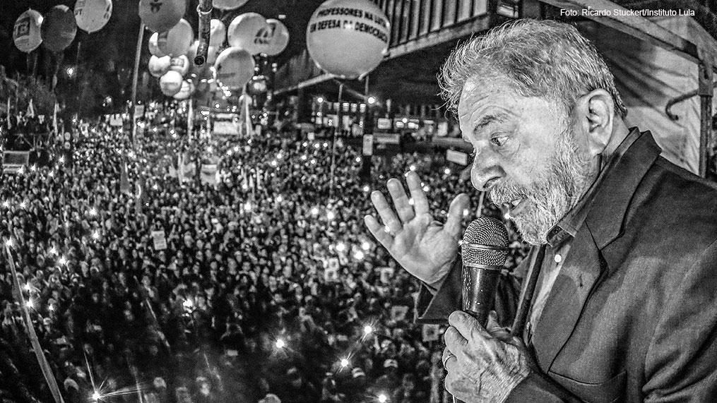 Em discurso emocionado, Lula defende respeito ao voto e ao país