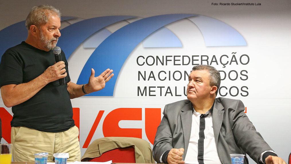 Volta, democracia, pede Lula em encontro com metalúrgicos da CUT