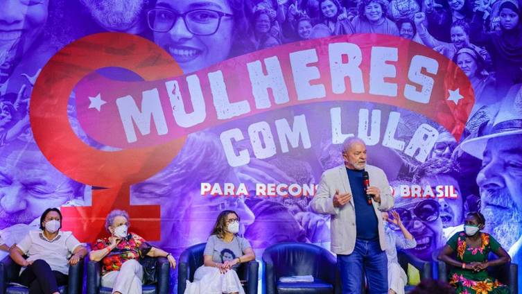 Lula defende maior participa&ccedil;&atilde;o de mulheres na pol&iacute;tica