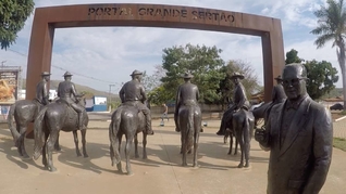 Estátua em homenagem a Guimarães Rosa em Cordisburgo. Foto: Kamilla Ferreira/Agência PT