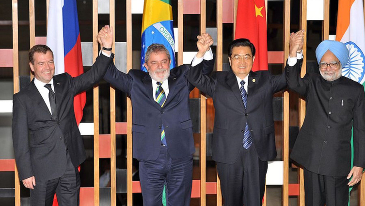 Lula: "Um dia o Brasil voltará a se integrar aos BRICS”