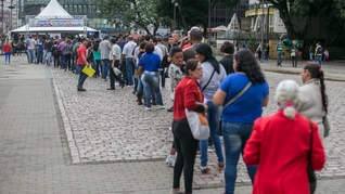 Fila de desempregados. Foto: Caroline Ferraz/Sul21